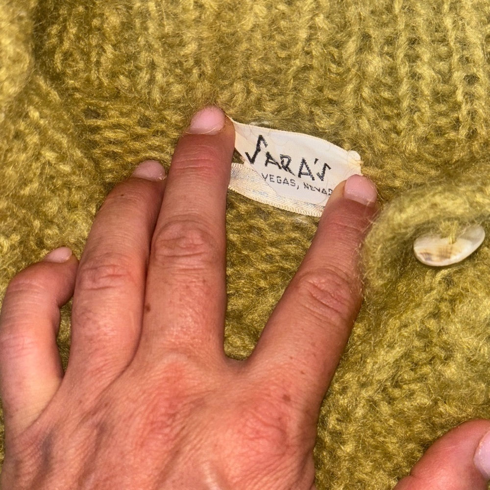 Sara’s Las Vegas wool Cable Knit Sweater - peridot - Picture 6 of 7